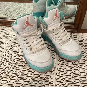 Jordan’s Sneakers - White and Teal